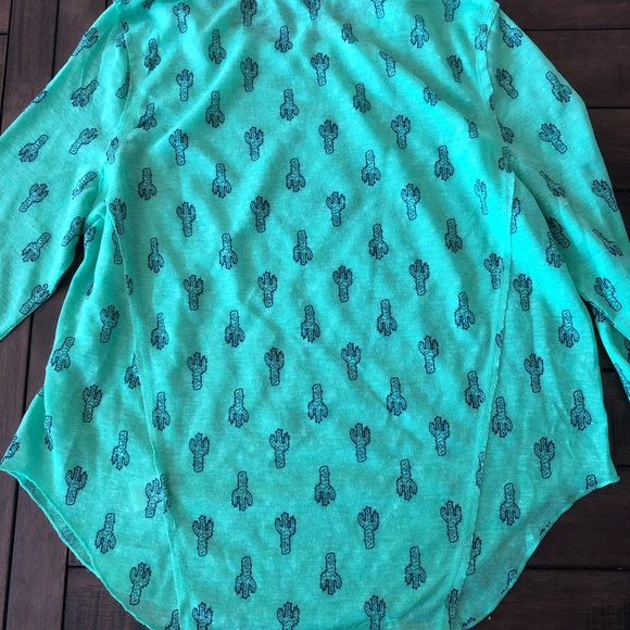 Wallflower lightweight 🌵 cactus shirt - Picture 5 of 5